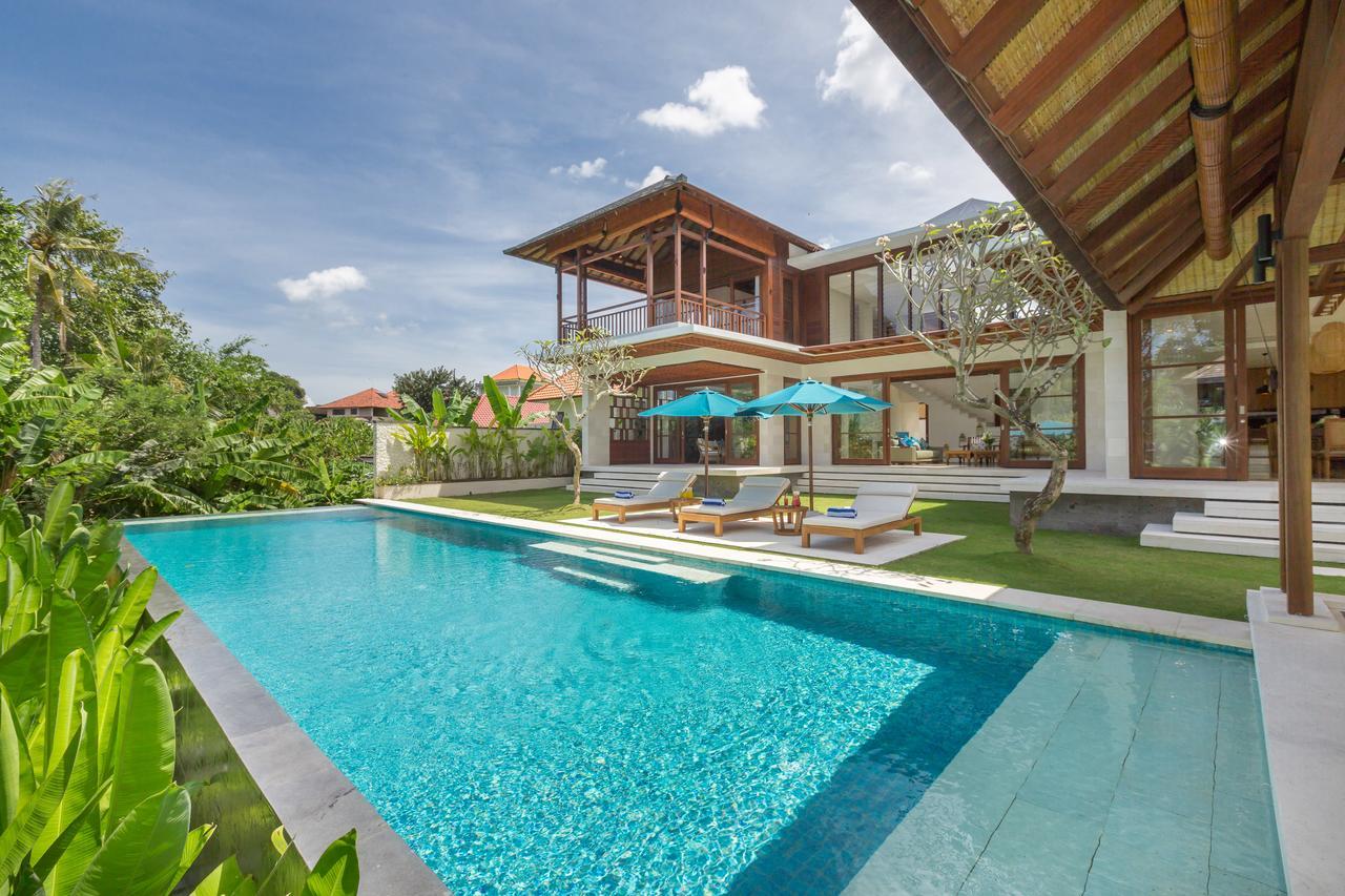 Villa Rusa Biru - Modern Villa With Private Pool And Cook In The Heart Of Berawa Canggu Extérieur photo
