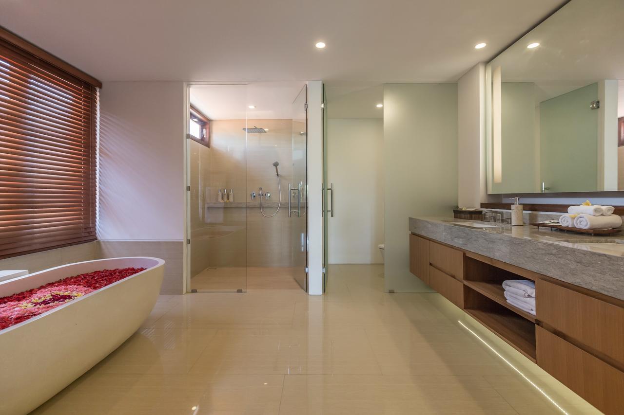 Villa Rusa Biru - Modern Villa With Private Pool And Cook In The Heart Of Berawa Canggu Extérieur photo