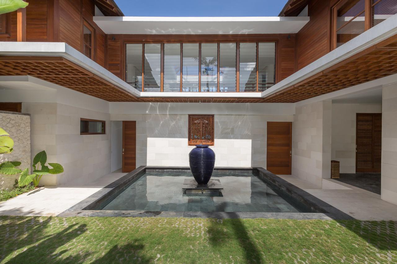 Villa Rusa Biru - Modern Villa With Private Pool And Cook In The Heart Of Berawa Canggu Extérieur photo