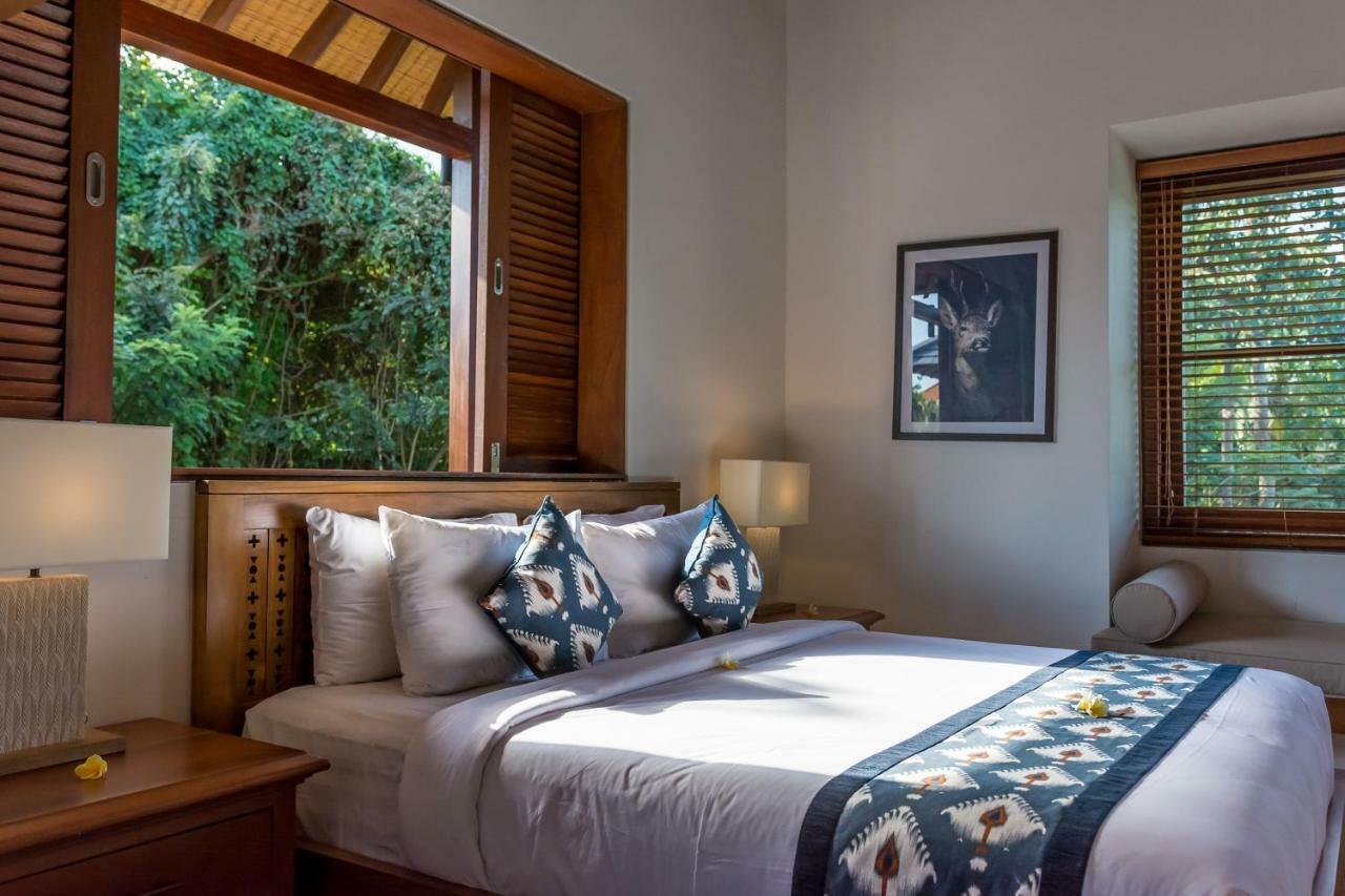 Villa Rusa Biru - Modern Villa With Private Pool And Cook In The Heart Of Berawa Canggu Extérieur photo