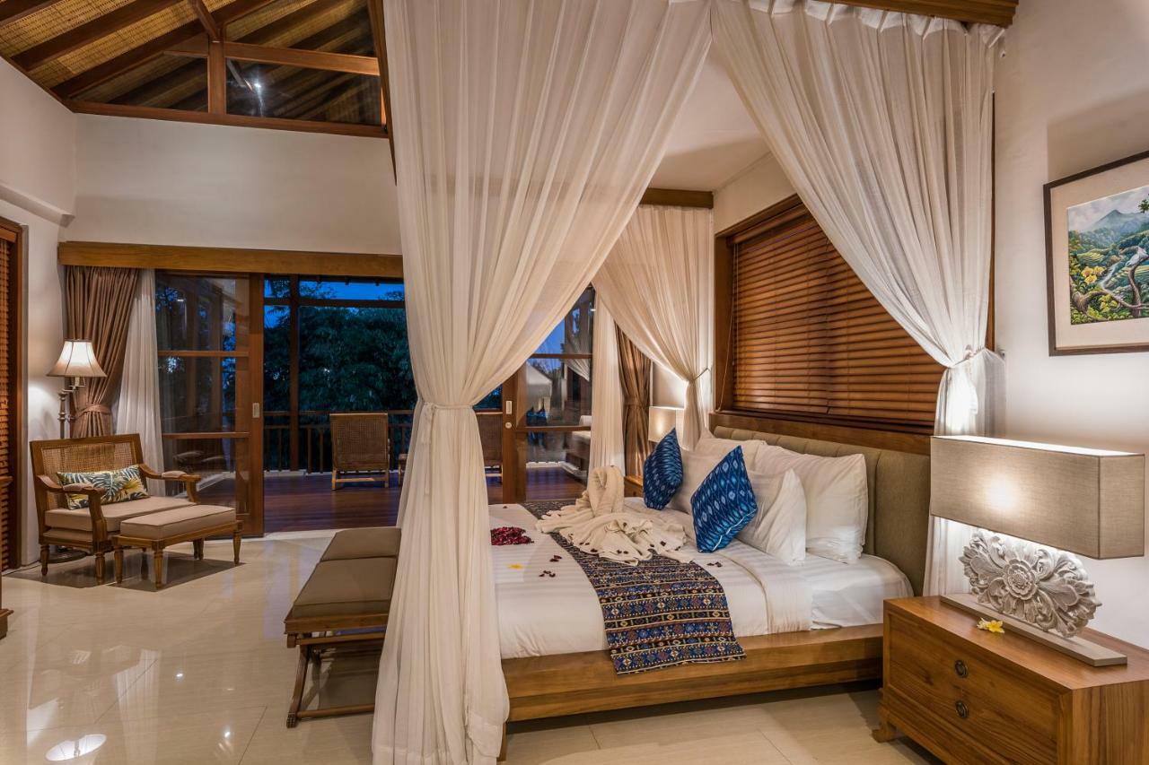 Villa Rusa Biru - Modern Villa With Private Pool And Cook In The Heart Of Berawa Canggu Extérieur photo
